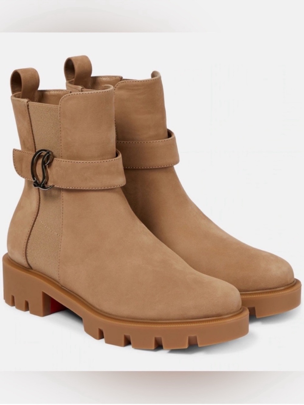 Christian Louboutin CL Chelsea
booty lug flat booties Retail
1,595